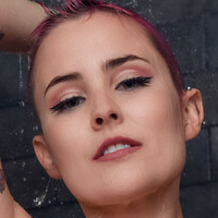 Emperiam Nude