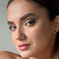poutyrosee Nude
